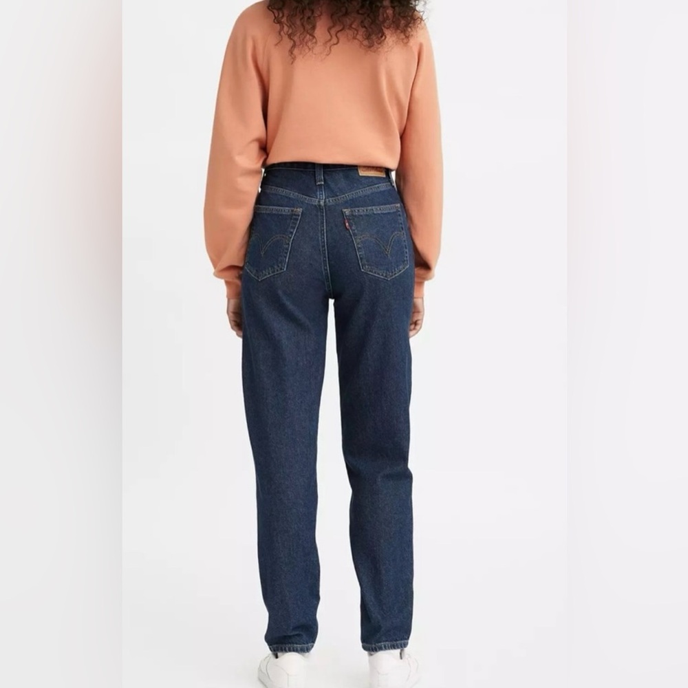 Levi's High Rise Dark Blue Mom Jeans